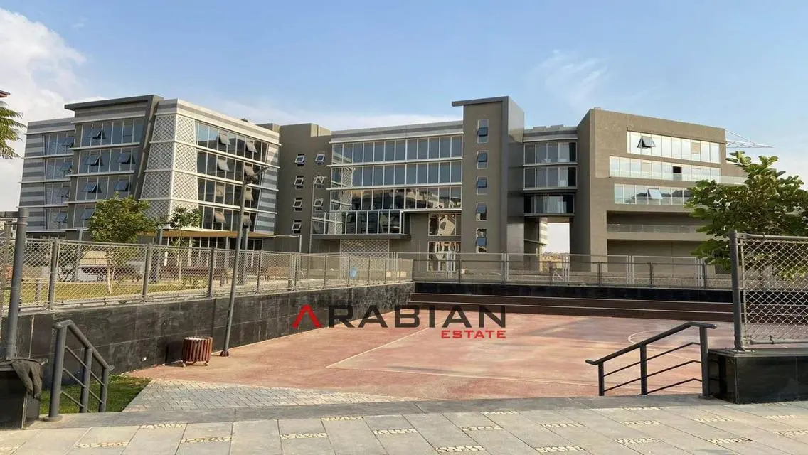 rtm apt 140m next to auc inst 5 years