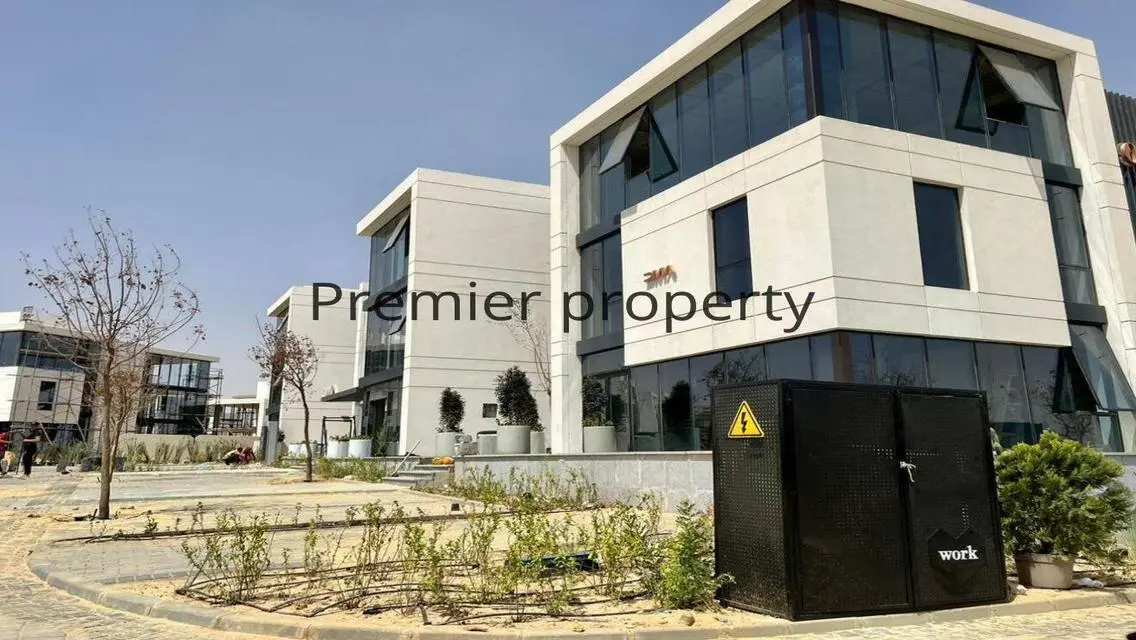 Premium Administrative Office in Heart Work