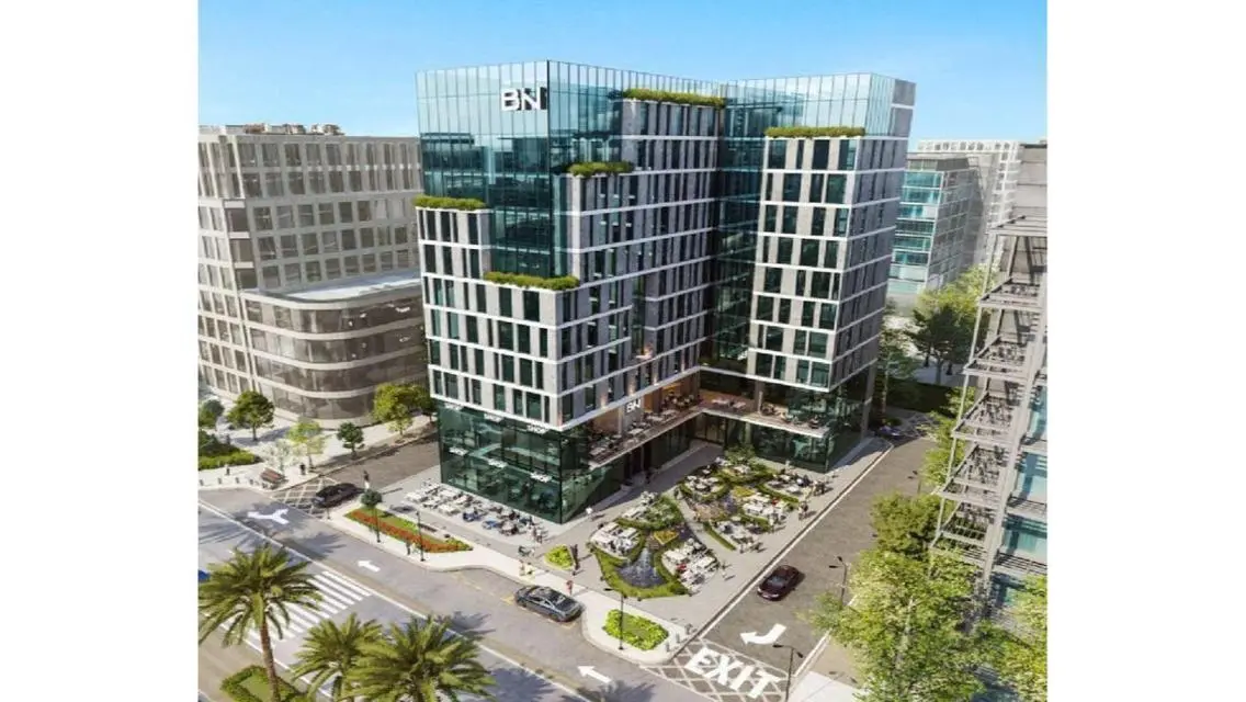 View office on the plaza and the eastern axis