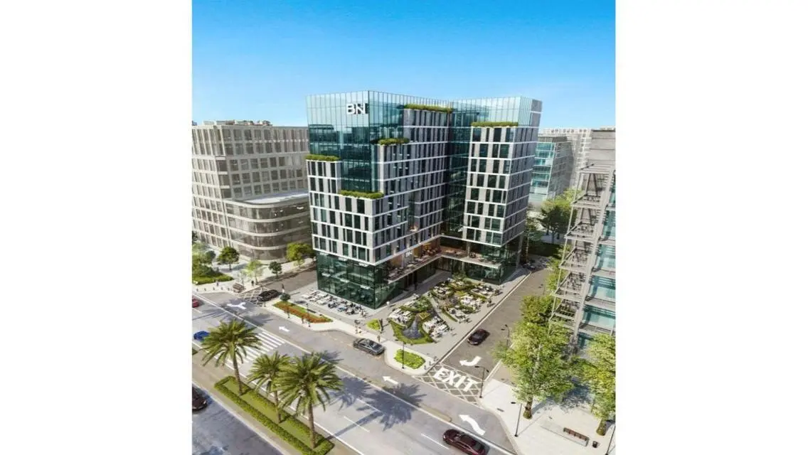 View office on the plaza and the eastern axis