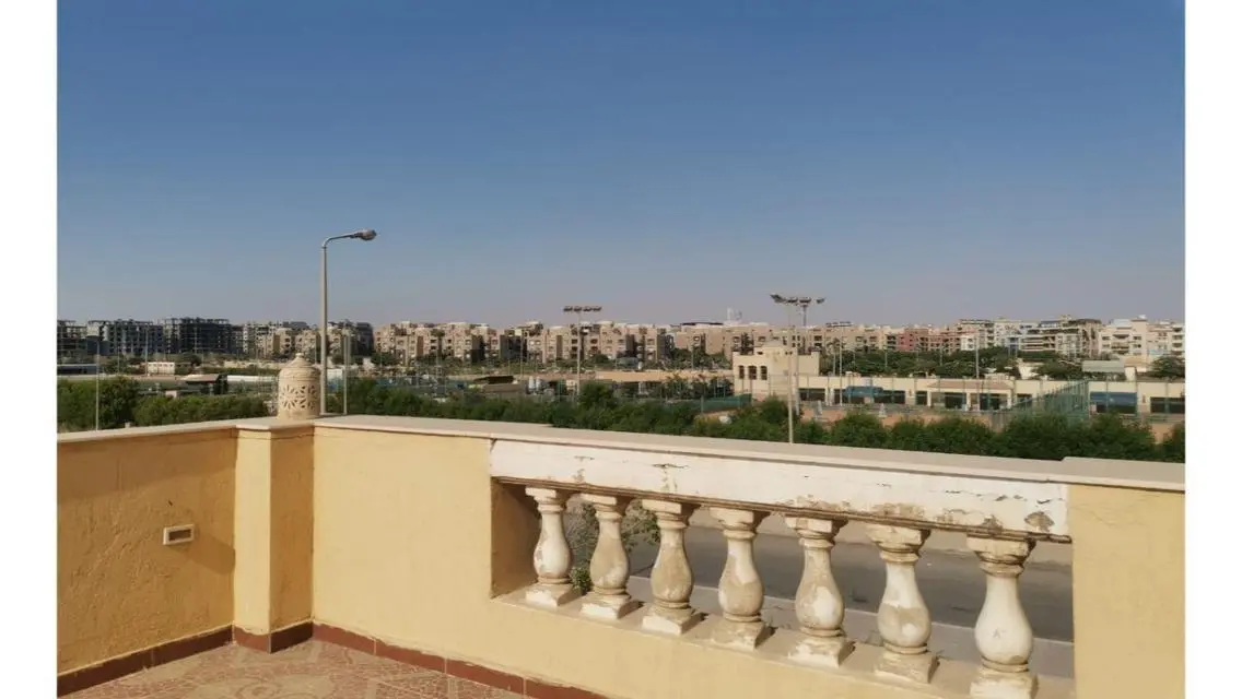 فيلا مستقله 5نوم بالمطبخ و التكيفات في فلور دي فيل