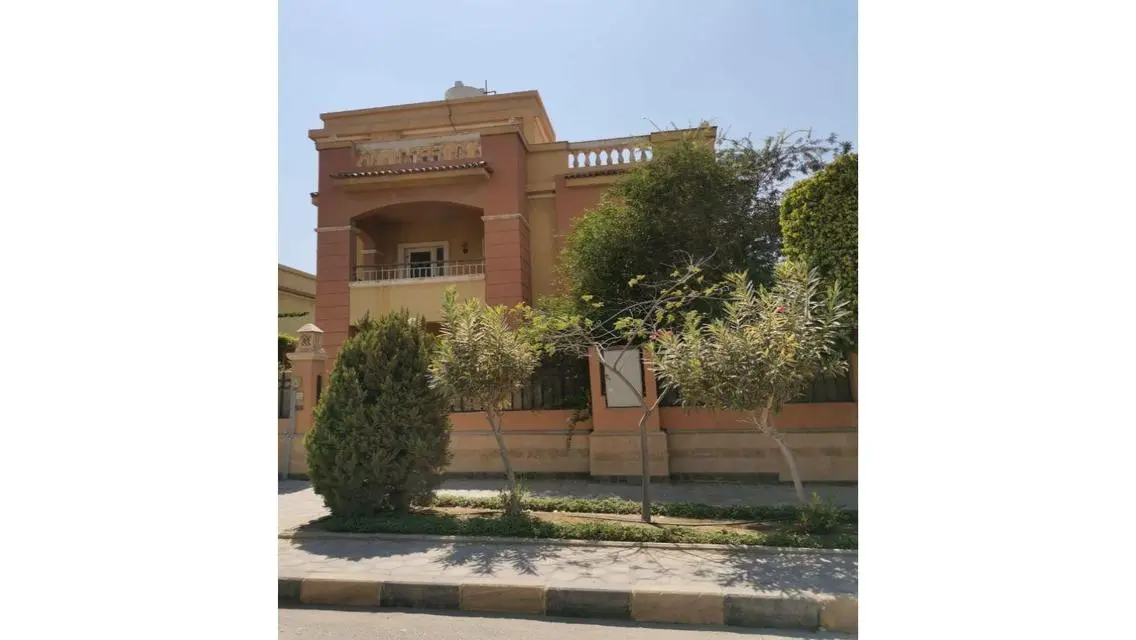 فيلا مستقله 5نوم بالمطبخ و التكيفات في فلور دي فيل