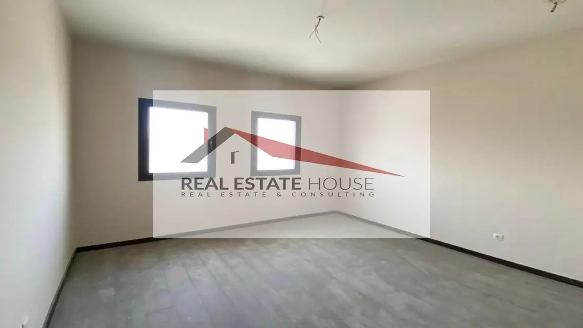  Apartment with private garden for rent- Mivida 