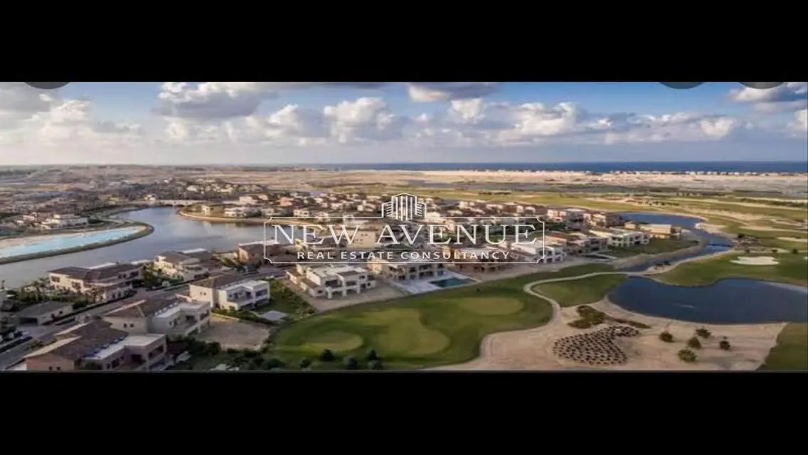 تاون هاوس كورنر بموقع مميز بحرى في فيرونا ماراسي