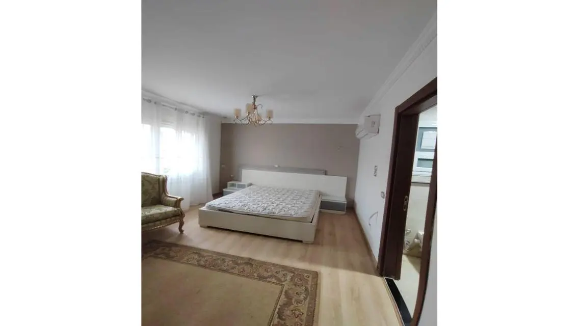 3 bedroom fully furnished apartment in The Square