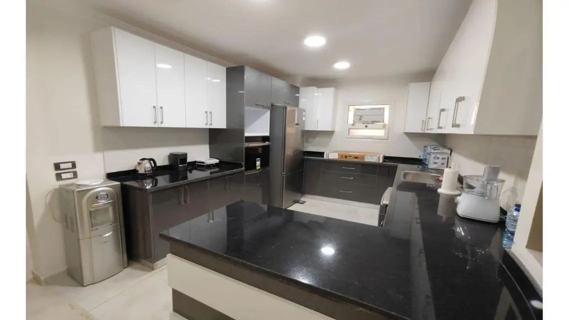 3 bedroom fully furnished apartment in The Square