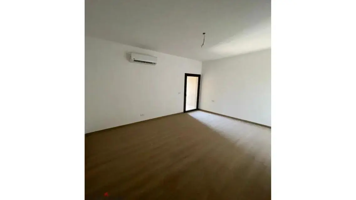 شقه 160م مطبخ وتكيفات علي فيو كمبوند فيفث سكوير