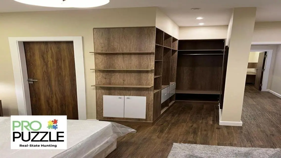 Apartment for Rent in Lake View