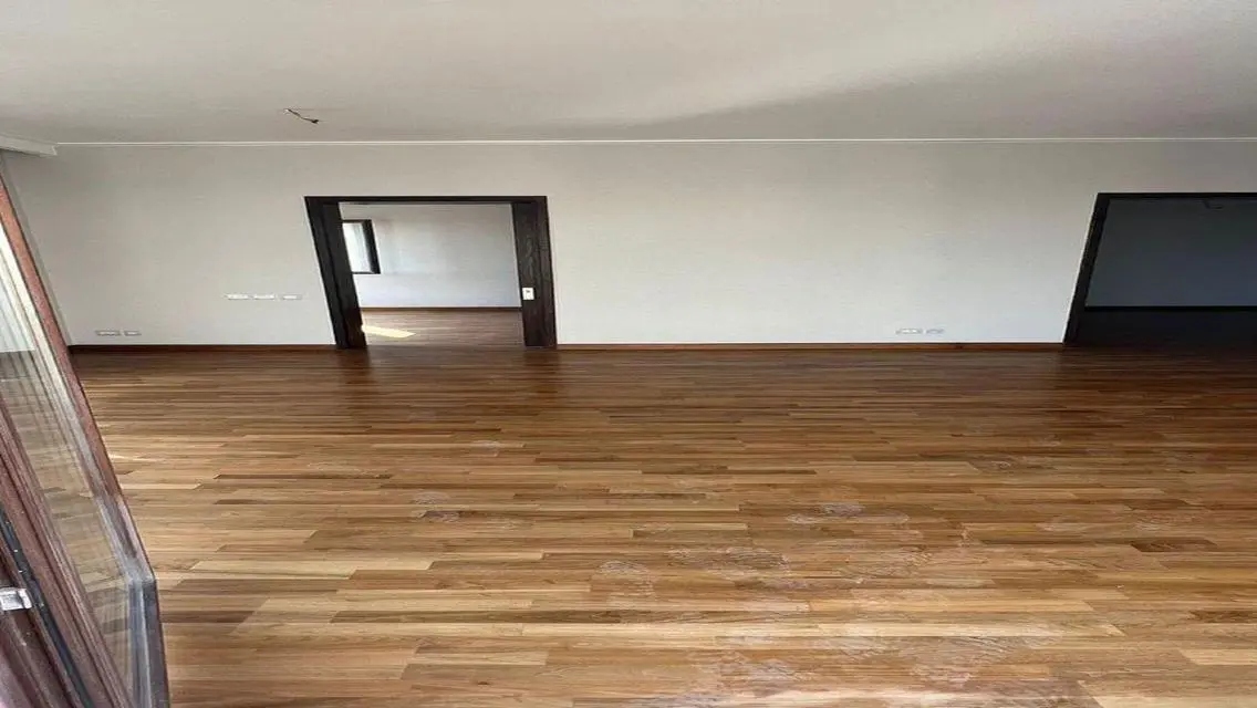 Forty West, 4 rooms , kitchen &amp; ac&#39;s             .