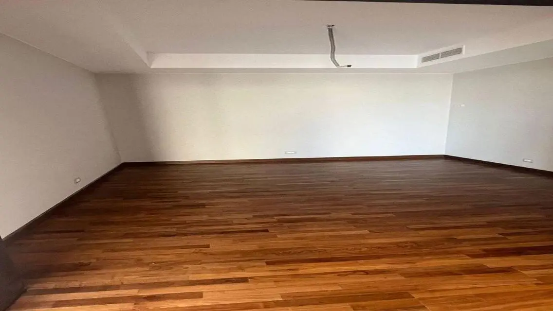 Forty West, 4 rooms , kitchen &amp; ac&#39;s             .