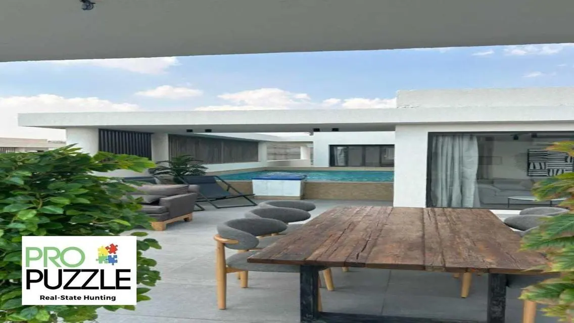 بنتهاوس للإيجار في Lake View Residence