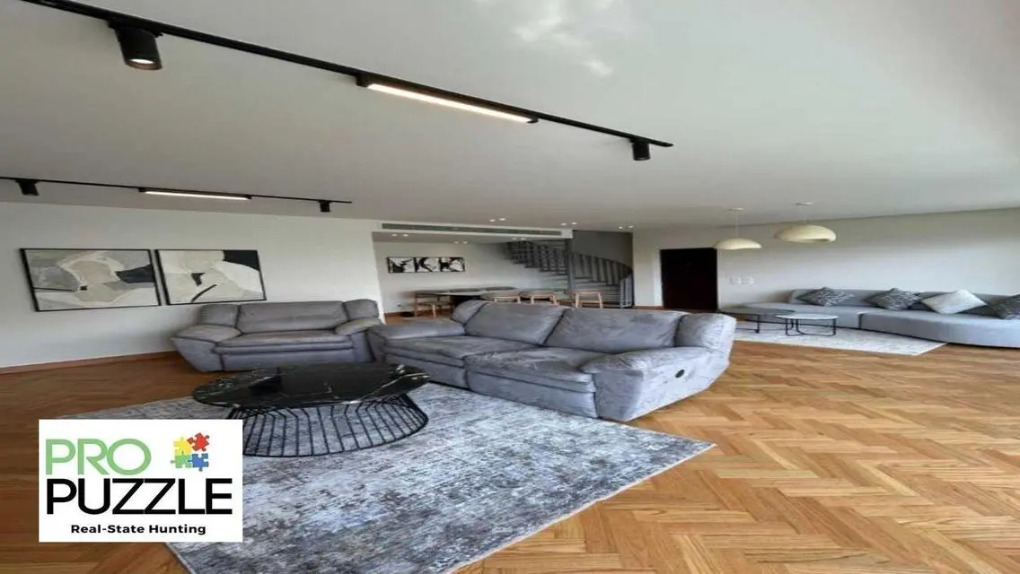 بنتهاوس للإيجار في Lake View Residence