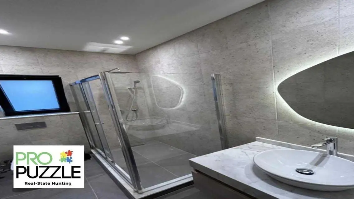 بنتهاوس للإيجار في Lake View Residence