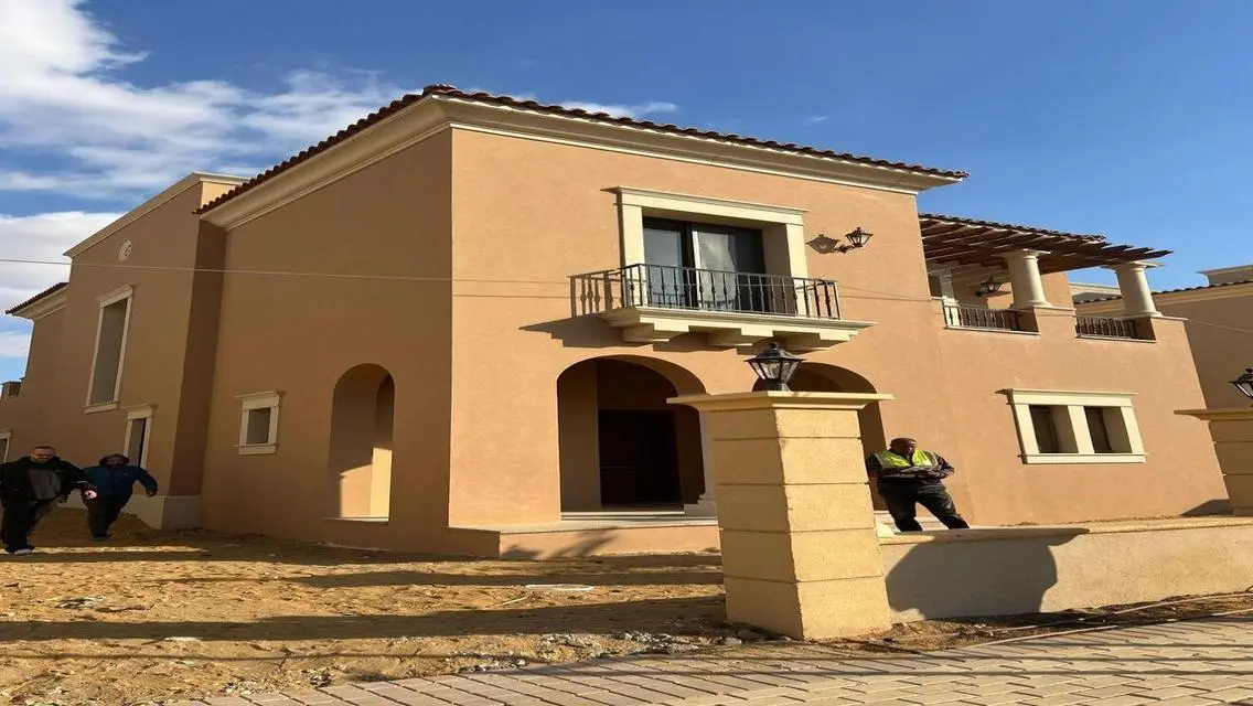 Stand-alone Villa for Sale in City Gate Compound