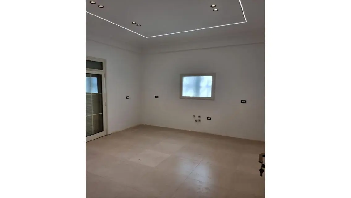 فيلا 602م مطبخ وتكيفات اول سكن كمبوند هايد بارك