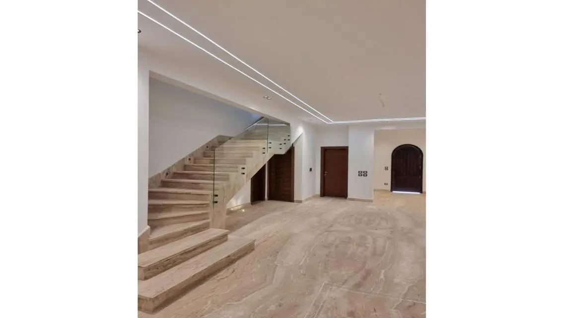 فيلا 602م مطبخ وتكيفات اول سكن كمبوند هايد بارك