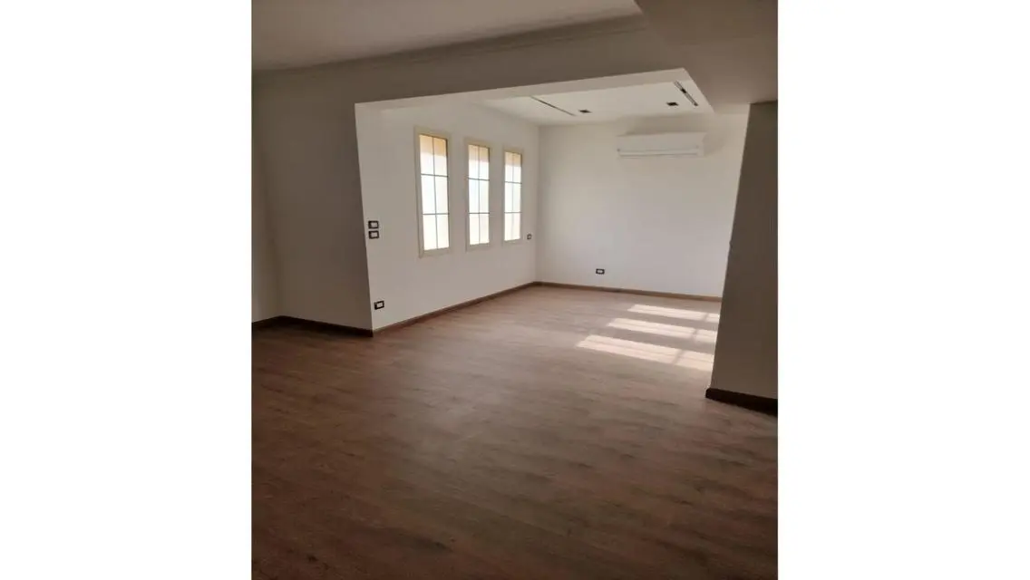 فيلا 602م مطبخ وتكيفات اول سكن كمبوند هايد بارك