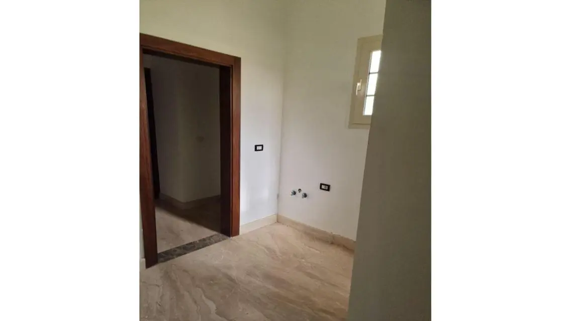 فيلا 602م مطبخ وتكيفات اول سكن كمبوند هايد بارك