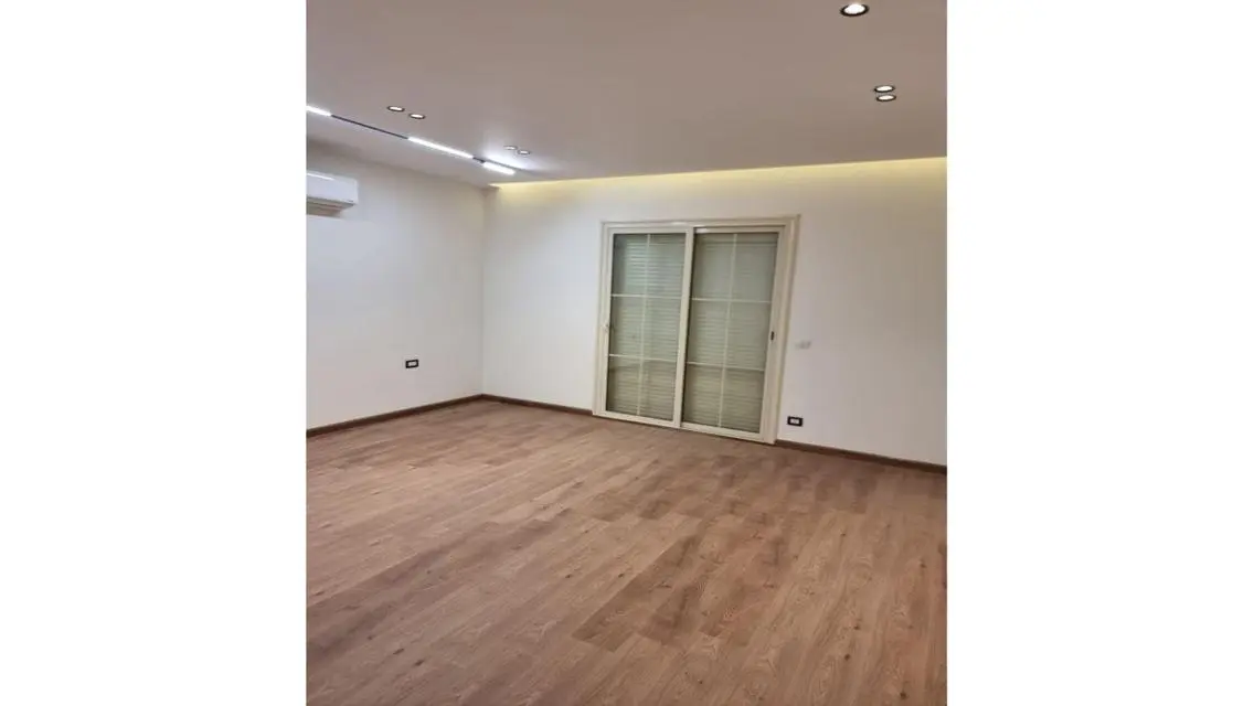 فيلا 602م مطبخ وتكيفات اول سكن كمبوند هايد بارك