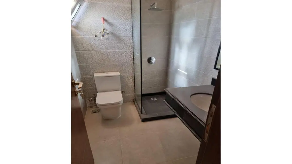 فيلا 602م مطبخ وتكيفات اول سكن كمبوند هايد بارك