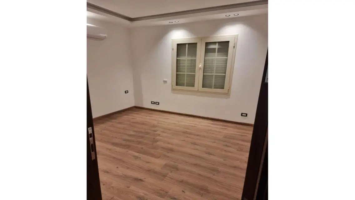 فيلا 602م مطبخ وتكيفات اول سكن كمبوند هايد بارك