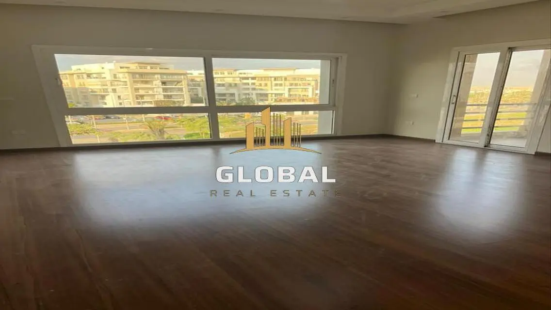 Luxury Apartment in Hyde Park with Central Air Conditioning