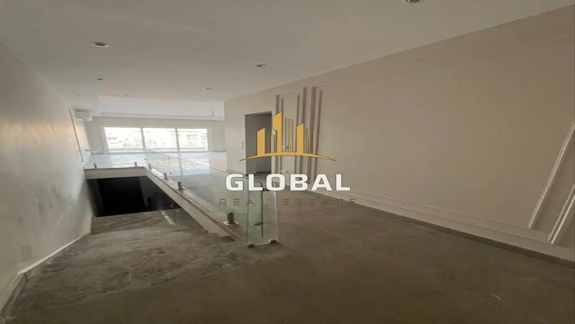 Luxury Apartment in Hyde Park with Central Air Conditioning