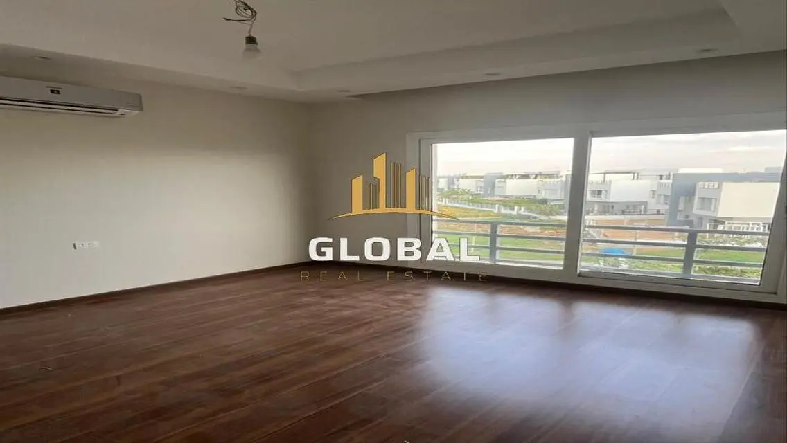 Luxury Apartment in Hyde Park with Central Air Conditioning
