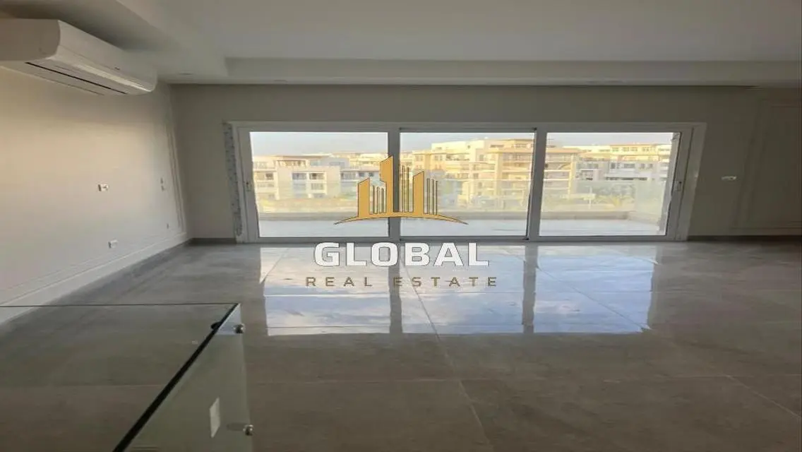 Luxury Apartment in Hyde Park with Central Air Conditioning