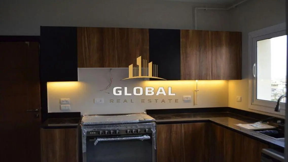 Luxury Apartment in Hyde Park with Central Air Conditioning