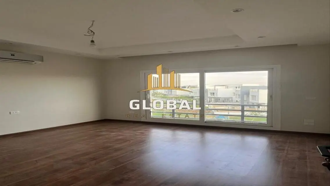 Luxury Apartment in Hyde Park with Central Air Conditioning