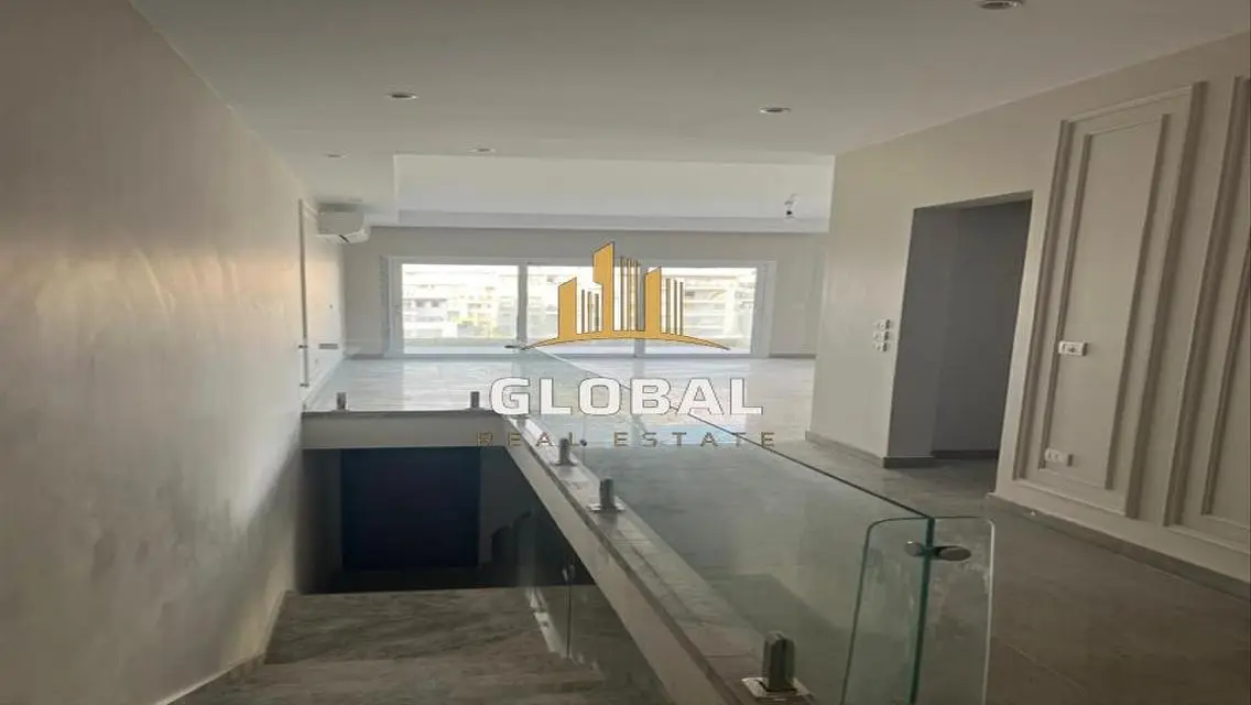 Luxury Apartment in Hyde Park with Central Air Conditioning