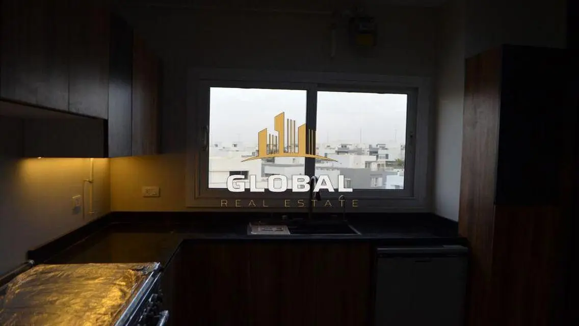 Luxury Apartment in Hyde Park with Central Air Conditioning