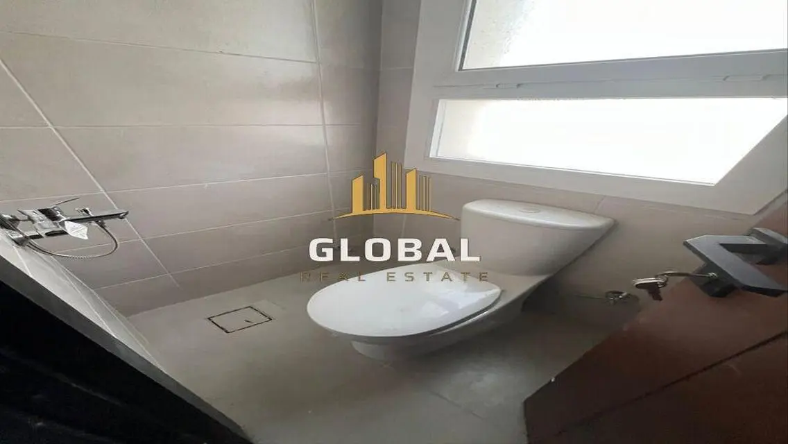 Luxury Apartment in Hyde Park with Central Air Conditioning