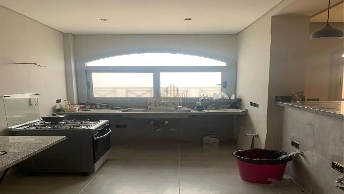 2 Minutes from southern 90th and hyde park