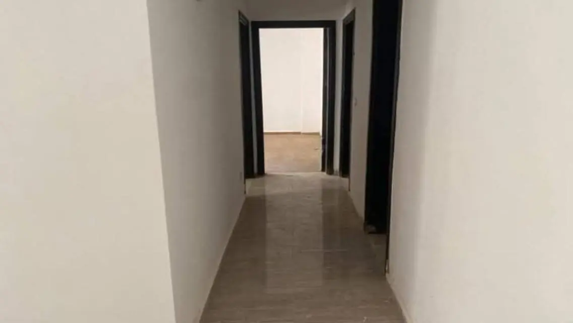 للبيع شقه مميزه جدا جنه زايد 2 دور اول 140 متر 