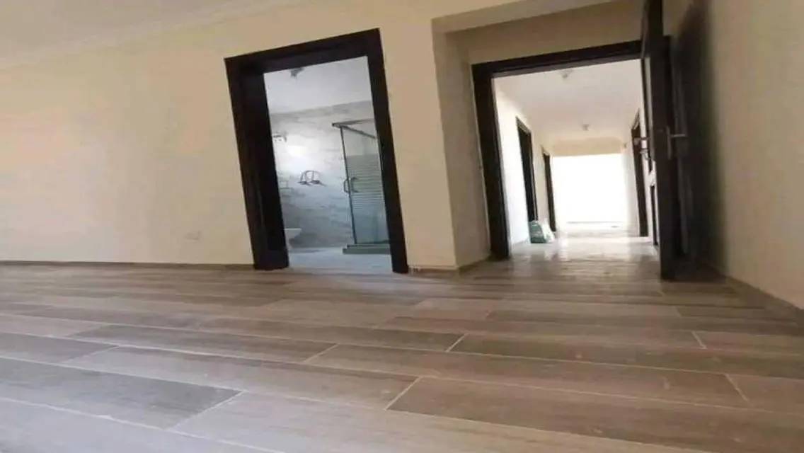 للبيع شقه مميزه جدا جنه زايد 2 دور اول 140 متر 