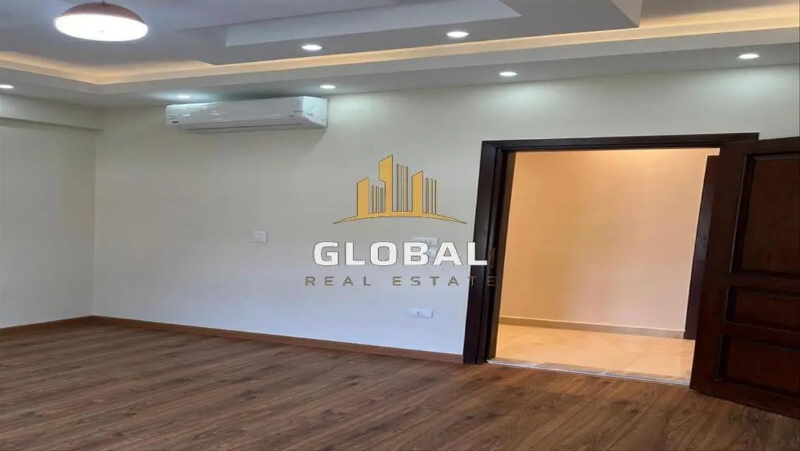 Luxury Apartment in Hyde Park 40000