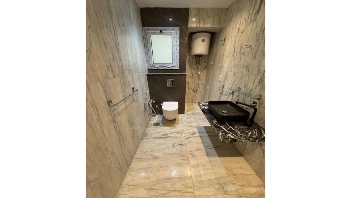 شقه اول سكن مطبخ وتكيفات كمبوند هايد بارك