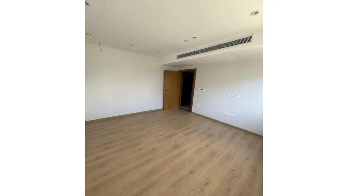 شقه اول سكن مطبخ وتكيفات كمبوند هايد بارك