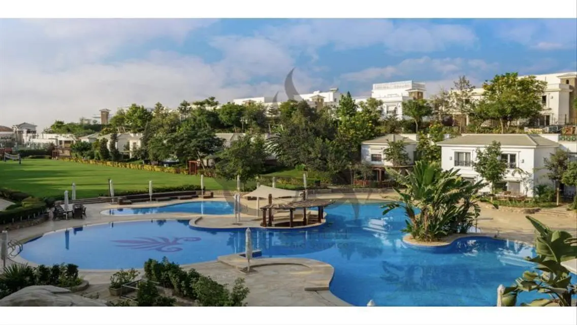 For sale, a standalone villa in Mountain View 1