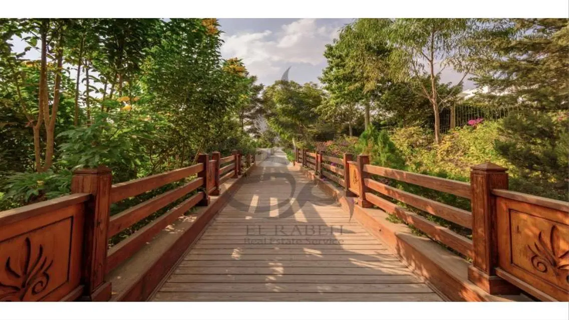 For sale, a standalone villa in Mountain View 1