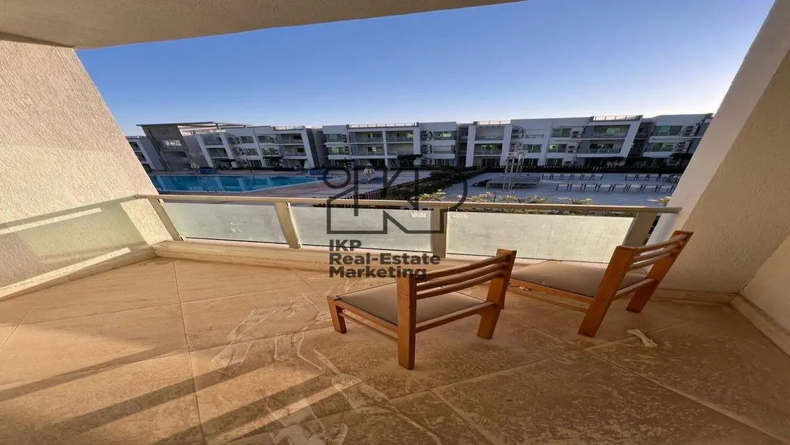 Resale Chalet Fully Furnished in Aroma