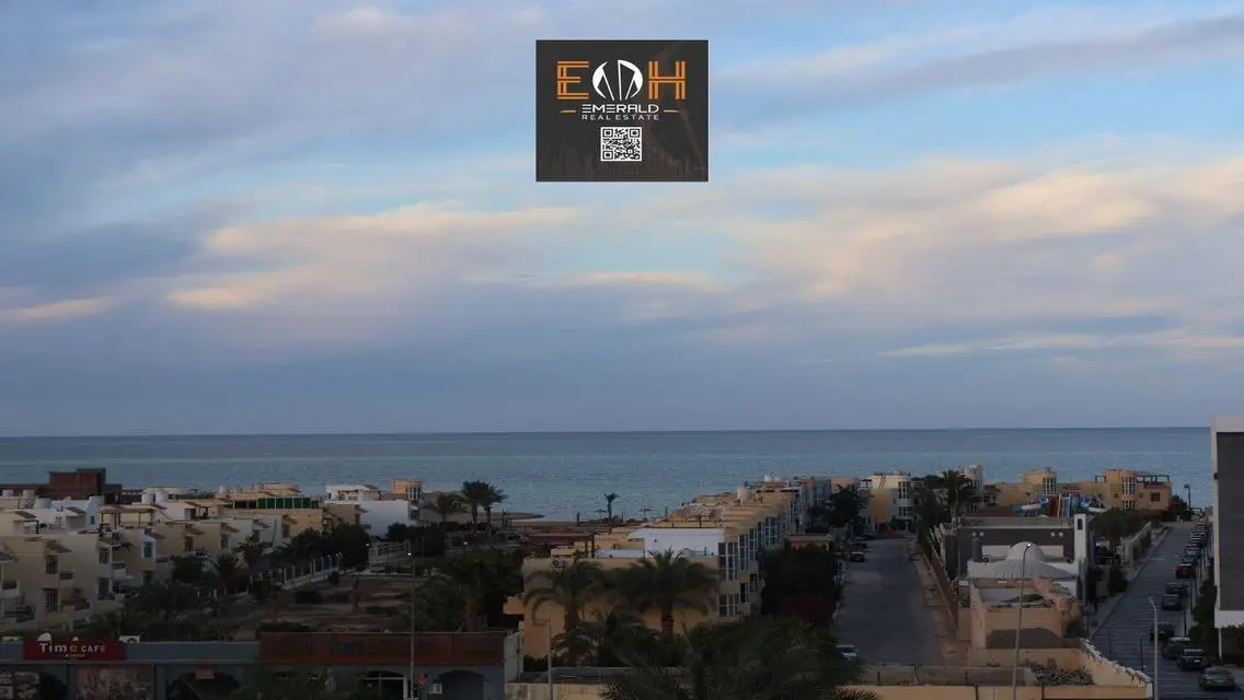 Stunning Apartment with Spacious Living and Amazing Views