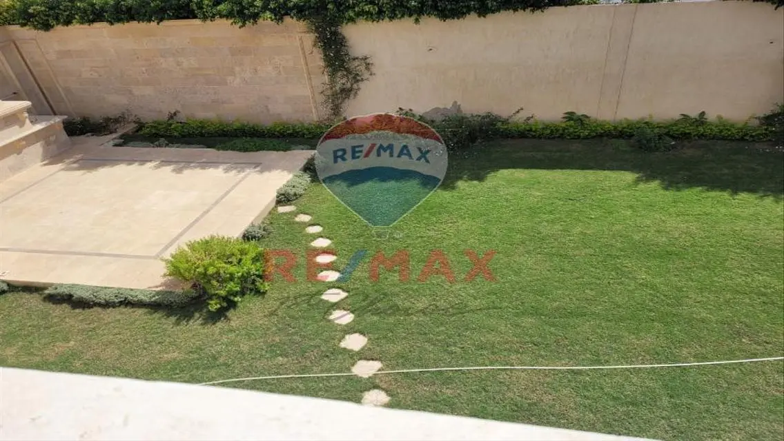 A new Super lux villa in Maxim in New Cairo