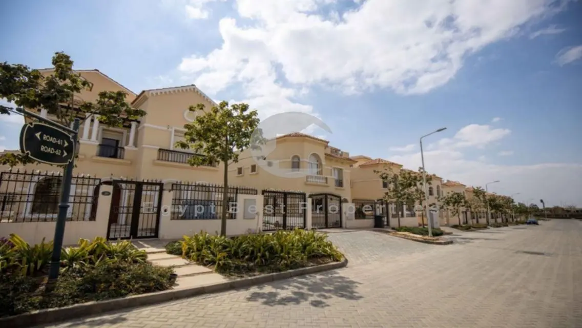 APARTMENT 3 ROOMS WITH INSTALLMENTS IN HYDE PARK