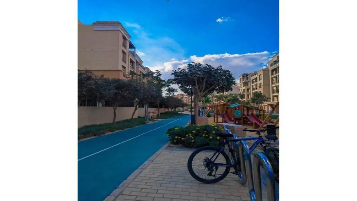 For sale duplex 4-BR / near Madinaty/ inst 12 Year