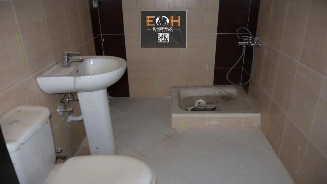 Luxury Apartment with Balcony and Shared Pool in Prime Location