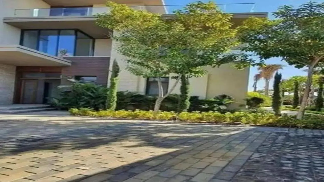 Old Price! Villa For sale infront of Beverly Hills