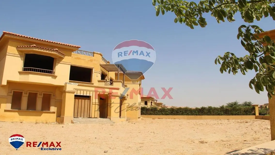 فيلا لقطة في احلي موقع في القاهرة الجديدة
